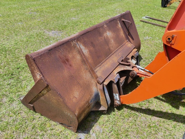 2001-kubota-r520-image-11