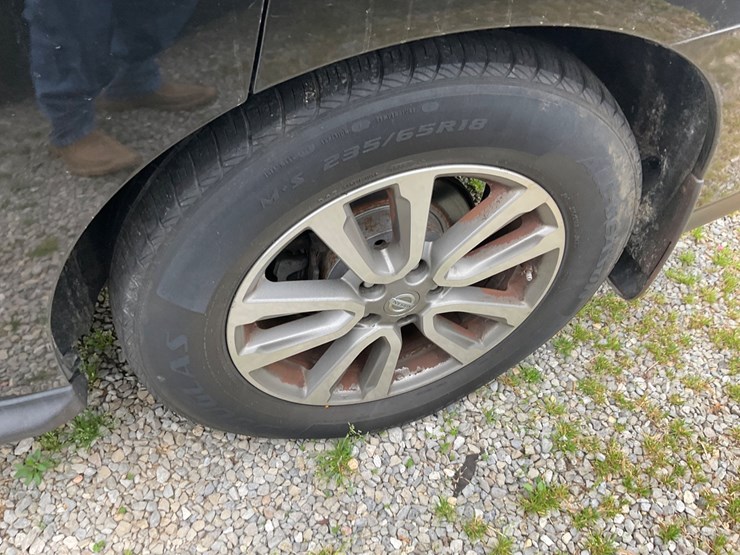 2015-nissan-pathfinder-image-10