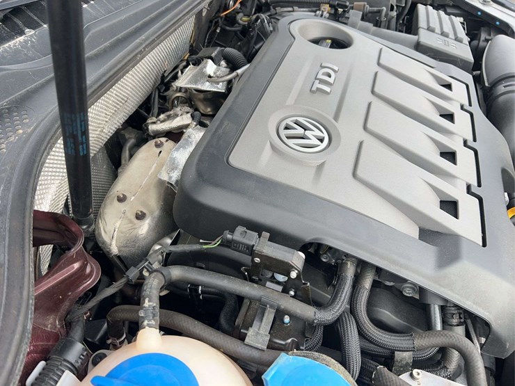 2014-volkswagen-passat-tdi-image-79