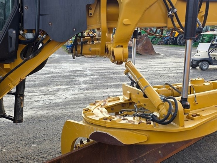 2020-caterpillar-140-image-39