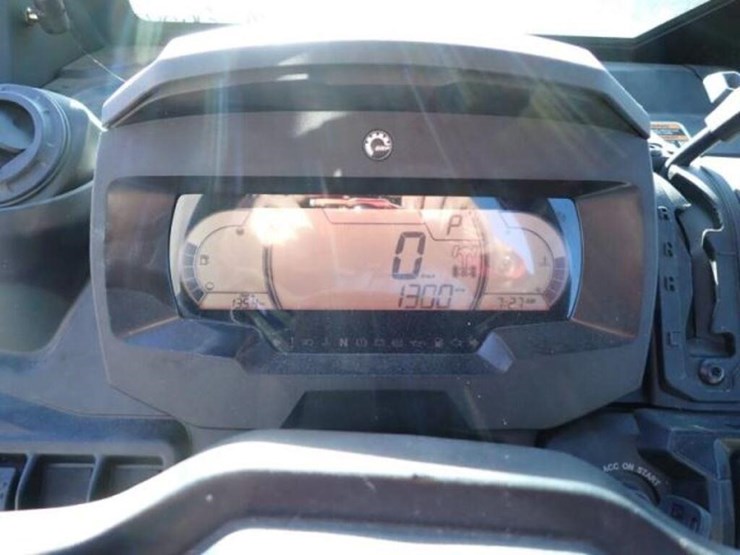 2021-can-am-defender-limited-hd10-4x4-side-by-side-image-12