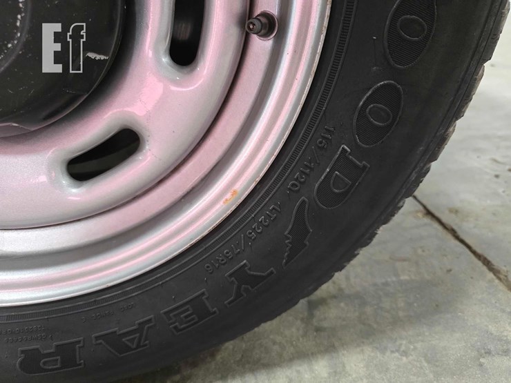 2005-ford-e150-image-23