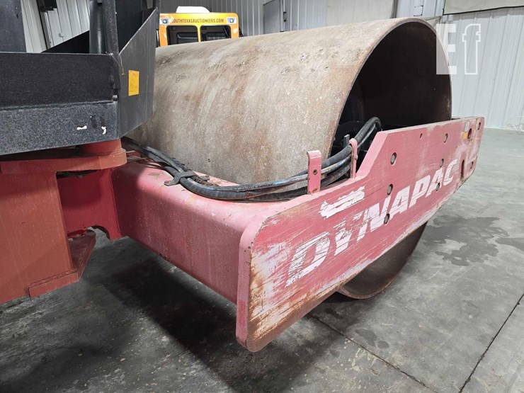 2012-dynapac-ca250d-image-11