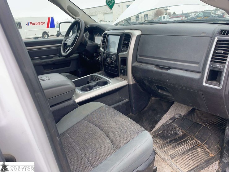 2018-dodge-1500-image-17