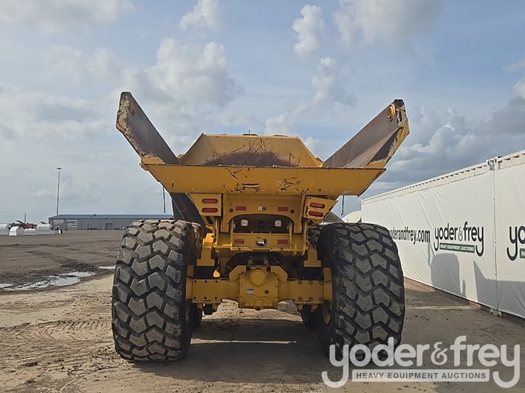 2022-deere-260e-image-4