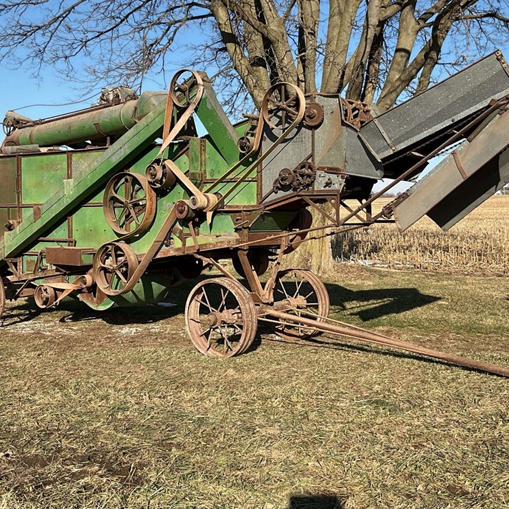 John Deere Threshing Machine with Hart Feeder