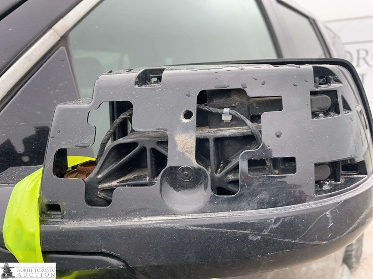 2017-chevrolet-tahoe-image-33