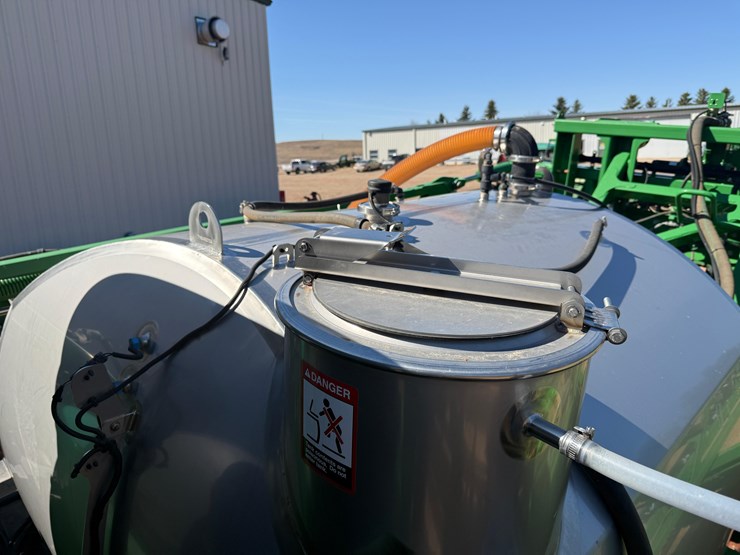2015-john-deere-r4038-image-75