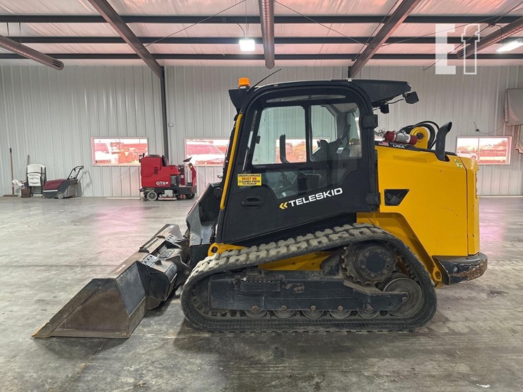 2021-jcb-3ts-8t-image-5