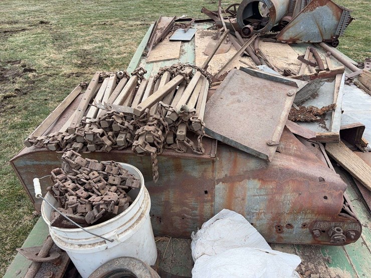 gleaner-fordson-mounted-combine-image-18