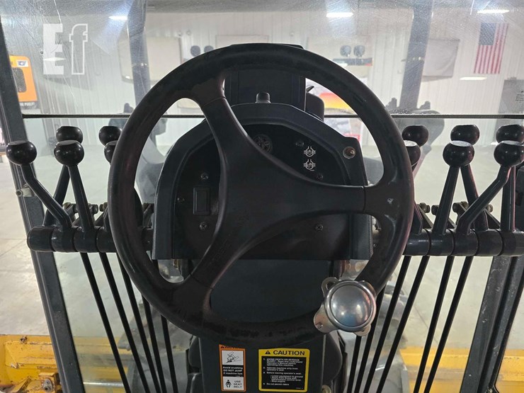 2009-deere-770g-image-12