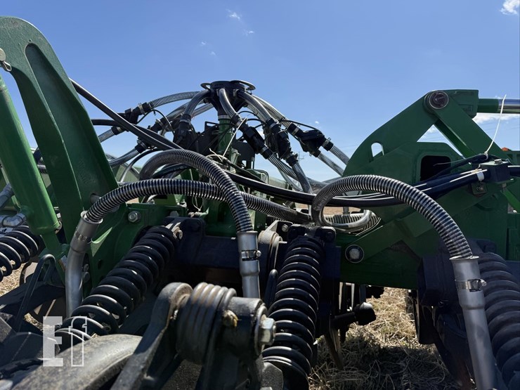 2012-john-deere-1890-image-41