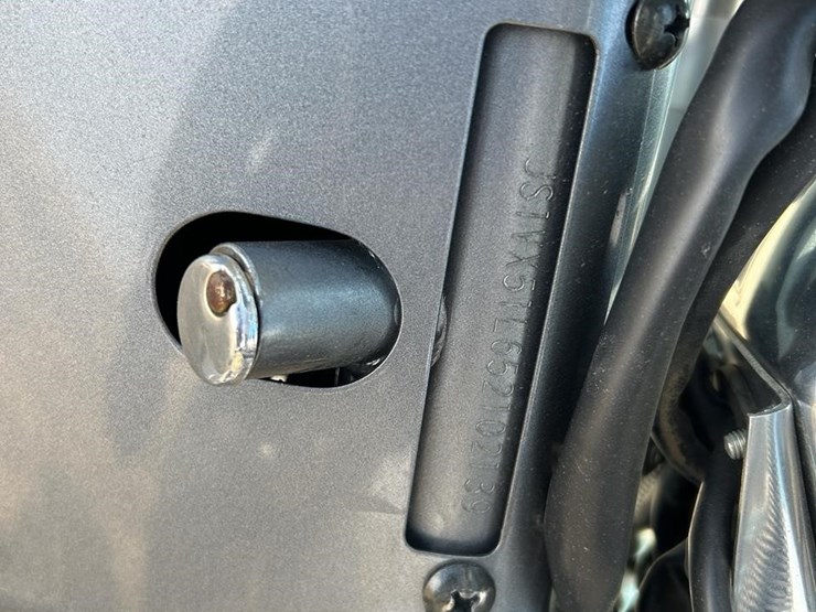 2005-suzuki-boulevard-s83-image-20