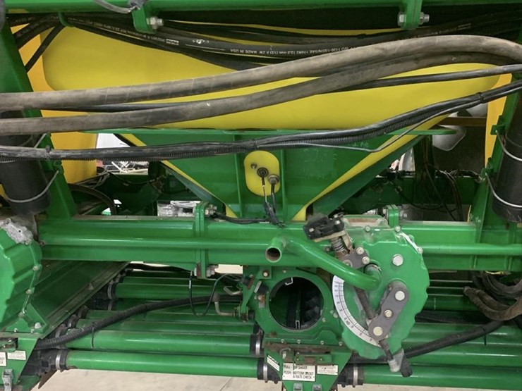 2007-john-deere-1910-image-9