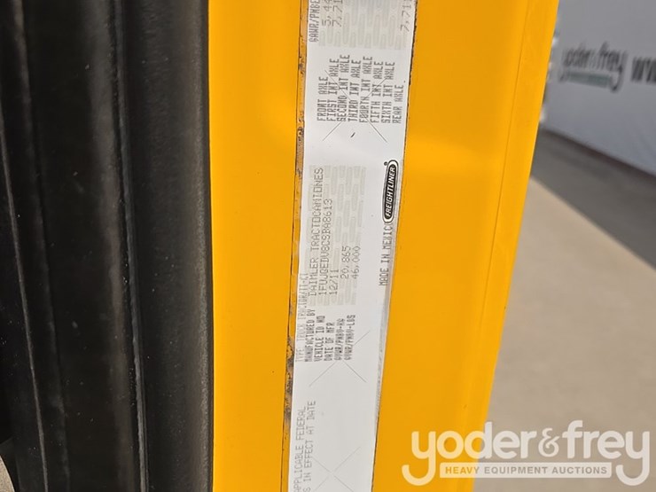 2012-freightliner-cascadia-125-image-109