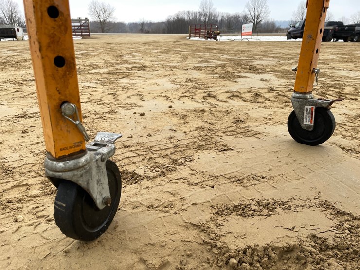 #3948-•-(2)-rolling-bil-jax-scaffolding-image-15