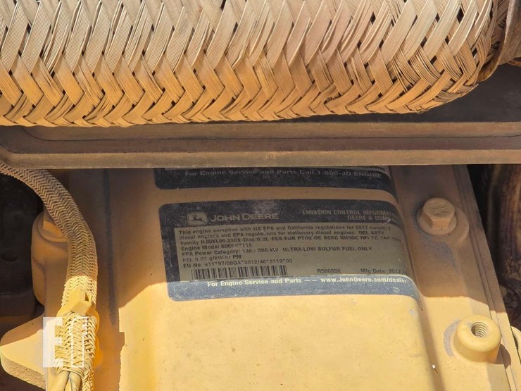 2018-deere-250g-lc-image-27