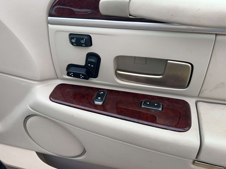 2005-lincoln-town-car-image-62