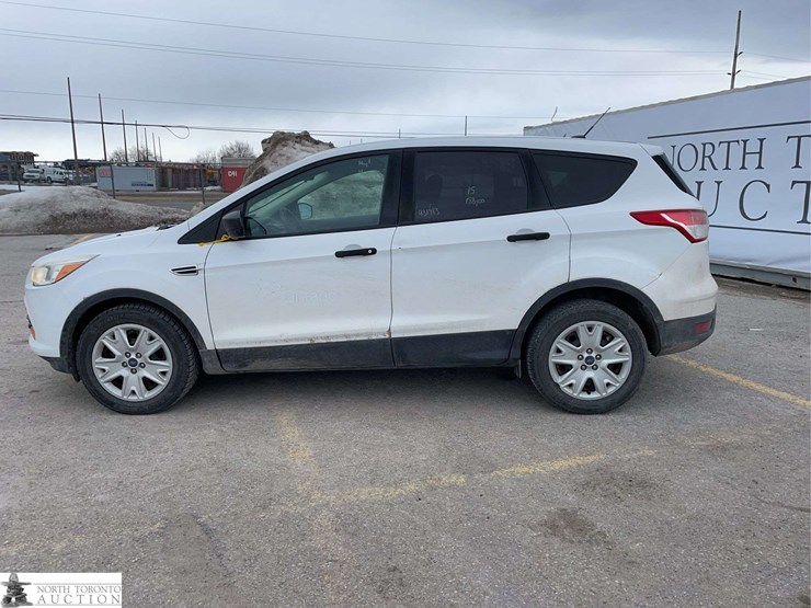 2015-ford-escape-image-8