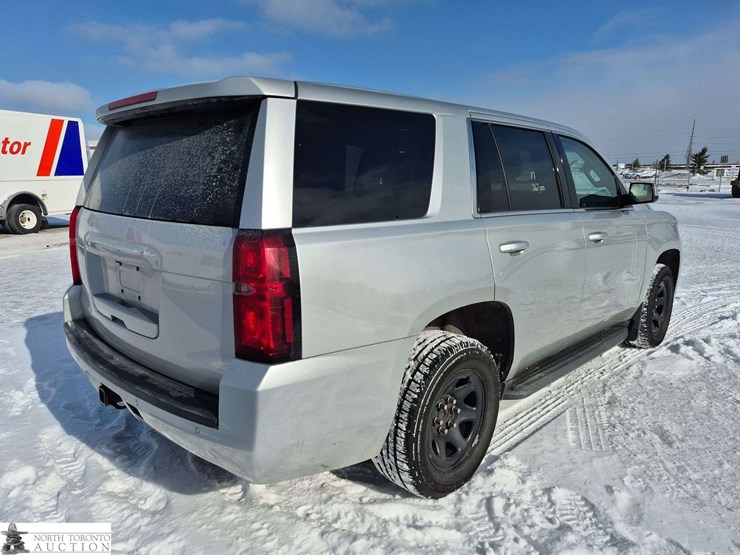 2017-chevrolet-tahoe-image-5