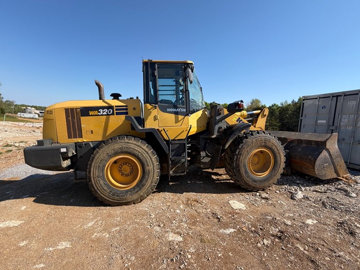 2016-komatsu-wa320-7-image-10