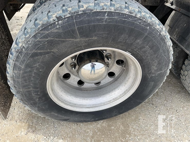 2005-kenworth-t800-image-17