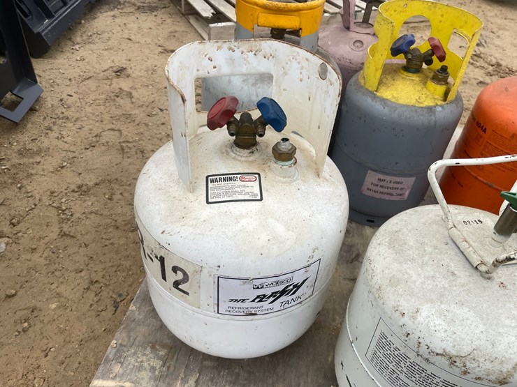 #3922-•-(7)-refrigerant-tanks-and-(1)-nitrogen/argon-tank-image-12