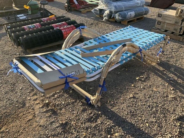 (2)-lawn-chairs-image-2