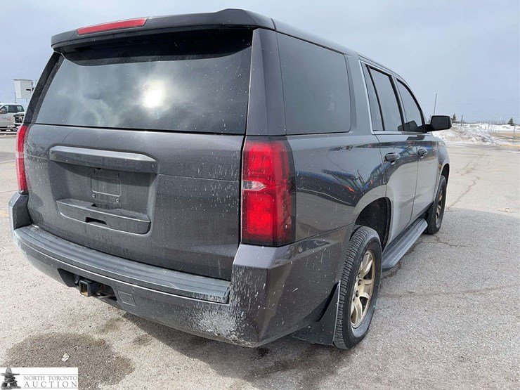 2017-chevrolet-tahoe-image-5