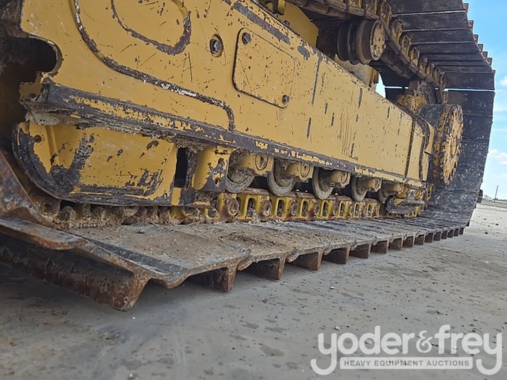 2021-caterpillar-d1-image-14