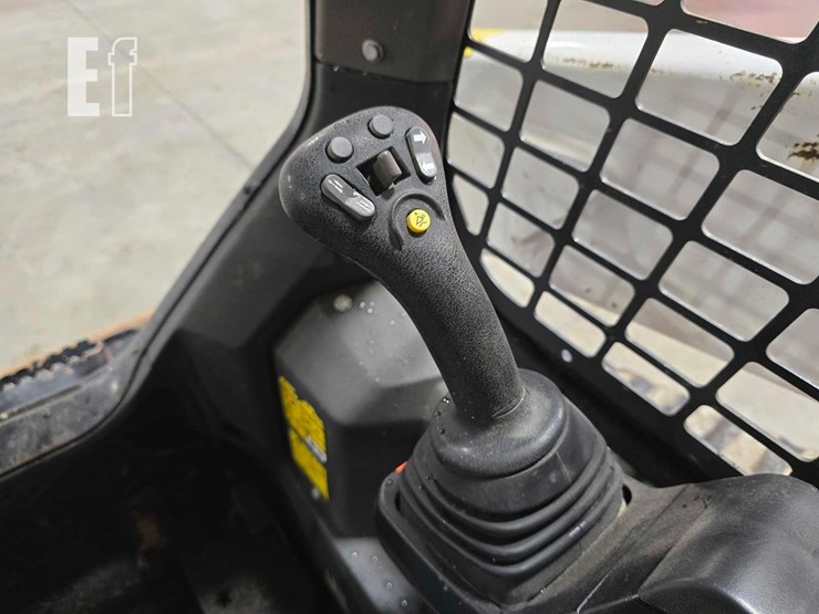 2020-bobcat-t76-image-17