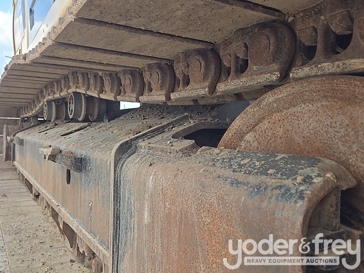 2019-caterpillar-336-image-23