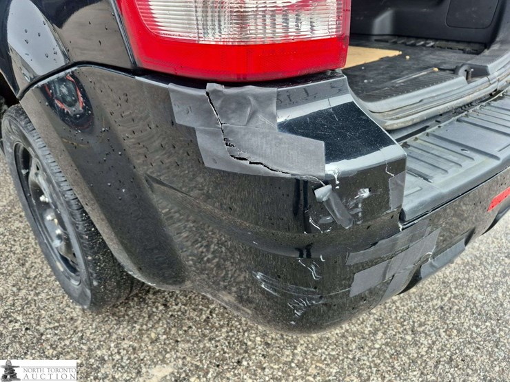 2010-ford-escape-image-29