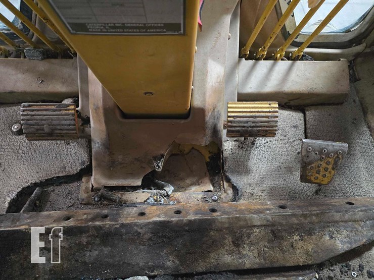 1989-caterpillar-120g-image-13