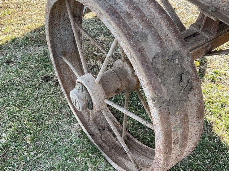 john-deere-threshing-machine-with-hart-feeder-image-16