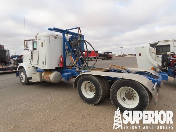 2016-peterbilt-365-image-4