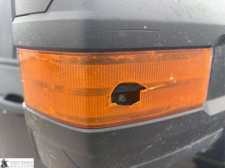 2016-chevrolet-silverado-2500hd-image-41