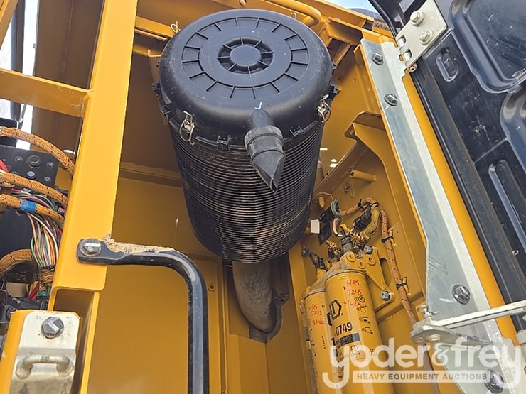 2017-caterpillar-336fl-image-40