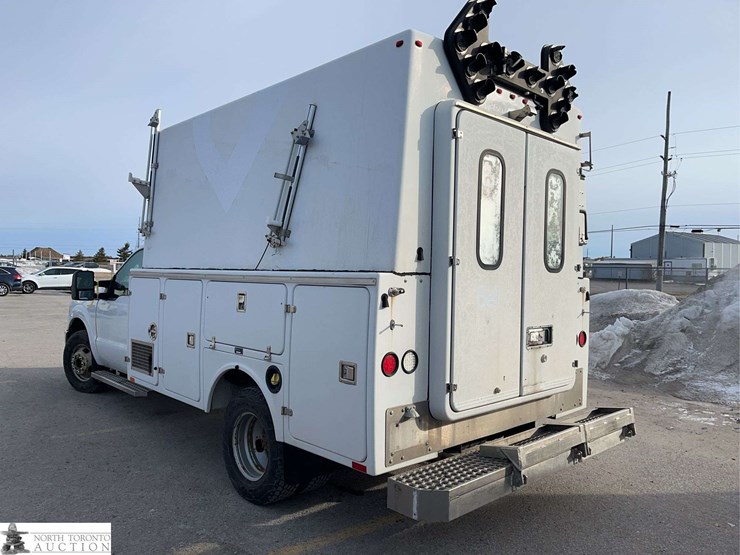 2013-ford-f350-image-7