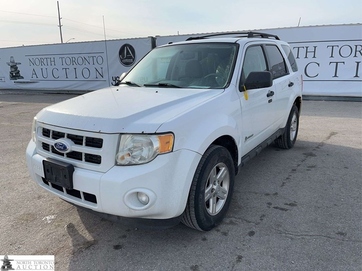 2011-ford-escape-hybrid-image-1