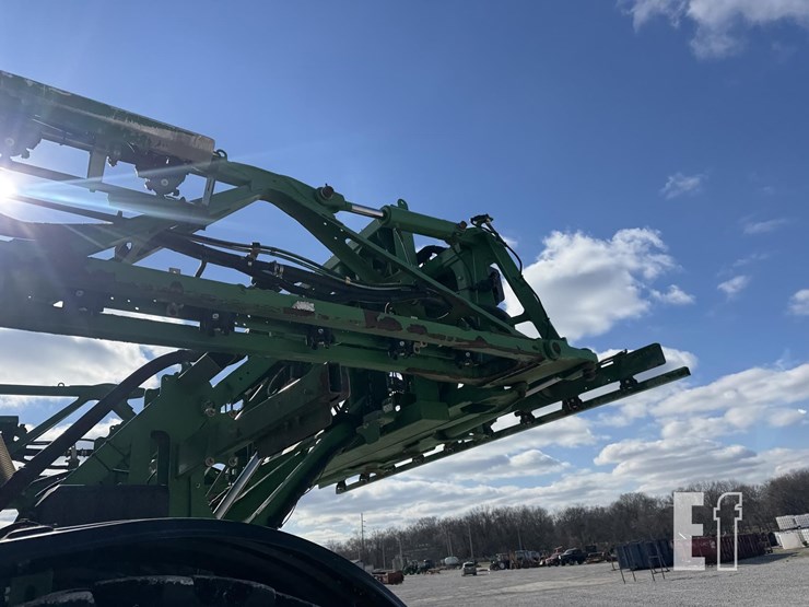 2019-john-deere-r4038-image-14
