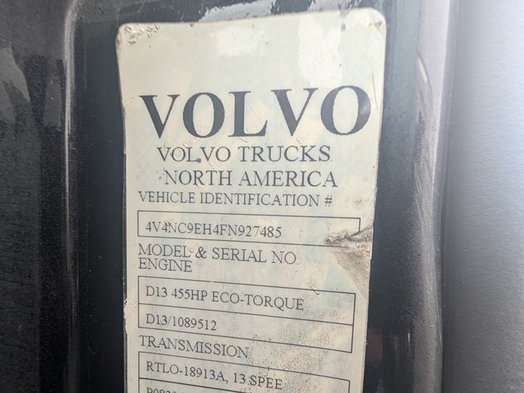 #31951-•-2015-volvo-vnl-tandem-axle-truck-tractor-image-23
