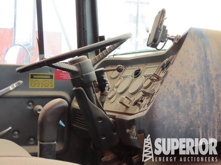 1992-ford-l9000-image-7