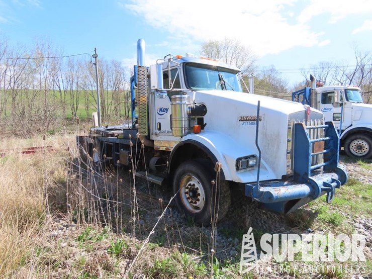 2010-kenworth-t800-image-4