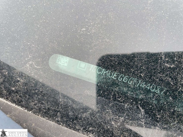 2016-chevrolet-silverado-2500hd-image-16