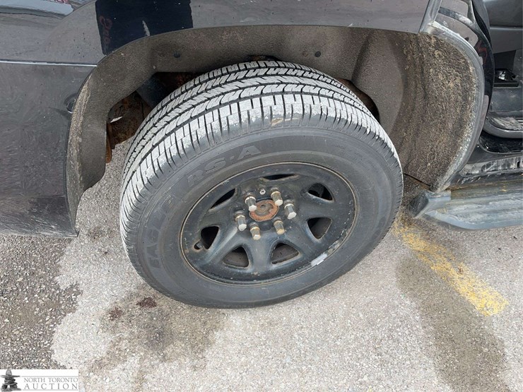 2016-chevrolet-tahoe-image-25