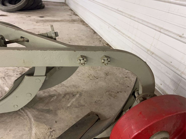 two-bottom-ferguson-plow-image-23