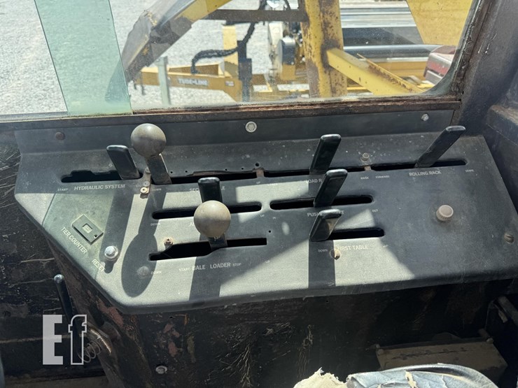 new-holland-1069-image-21