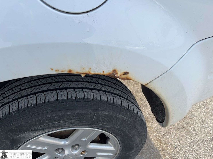 2011-ford-escape-hybrid-image-27