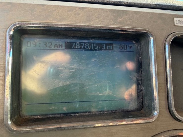 2010-mack-titan-image-14